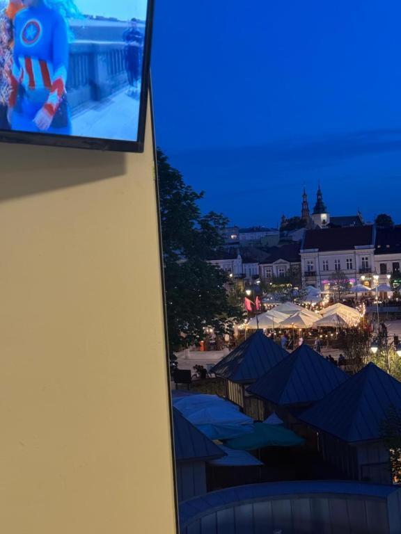 Hotelowe Pokoje Paris -Rynek Centrum- City One Кельце Экстерьер фото